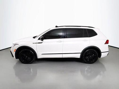 White 2022 Volkswagen Tiguan 2.0T SE R-Line Black 4MOTION