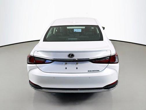 2023 Lexus ES 300h Luxury