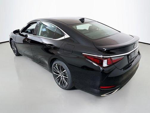 2023 Lexus ES 350 Base