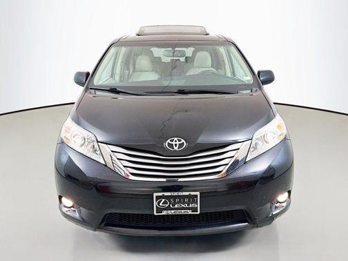 2016 Toyota Sienna XLE