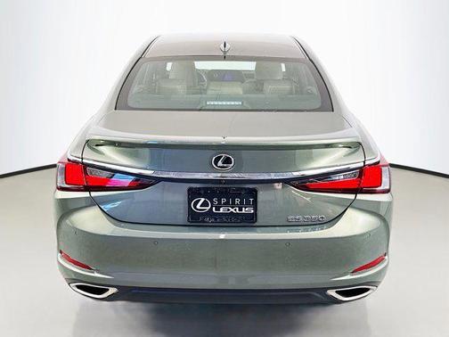 2023 Lexus ES 350 Base
