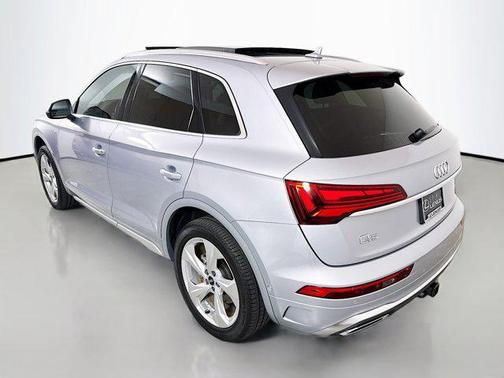 2023 Audi Q5 45 S line Prestige
