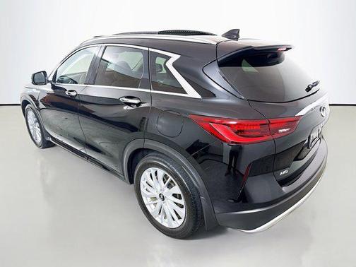 2023 INFINITI QX50 LUXE AWD