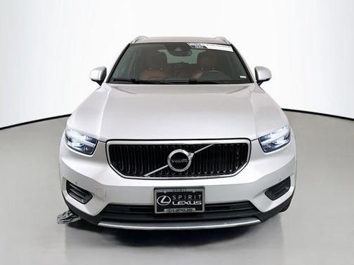 2019 Volvo XC40 T5 Momentum