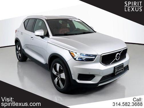 2019 Volvo XC40 T5 Momentum