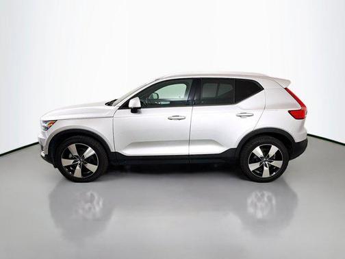 2019 Volvo XC40 T5 Momentum