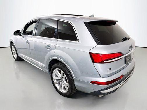 2025 Audi Q7 55 Premium Plus