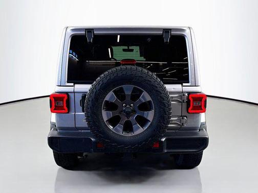 Billet Silver Metallic Clearcoat 2018 Jeep Wrangler Unlimited Sahara