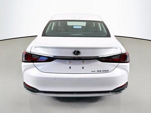 2023 Lexus ES 250 Base