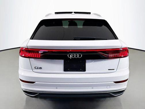 2023 Audi Q8 55 Premium