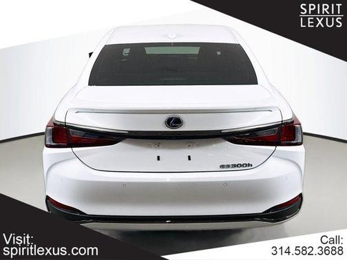 2022 Lexus ES 300h F SPORT