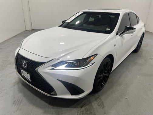 2022 Lexus ES 300h F SPORT