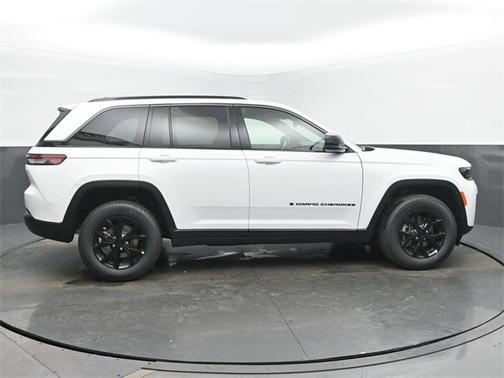 2026 Jeep Grand Cherokee Altitude