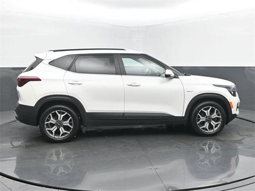 2022 Kia Seltos EX