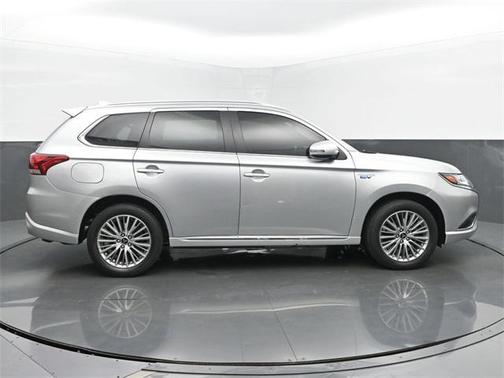 2022 Mitsubishi Outlander PHEV SEL