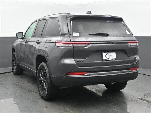 2026 Jeep Grand Cherokee Altitude