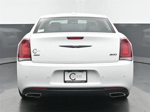 2023 Chrysler 300 Touring