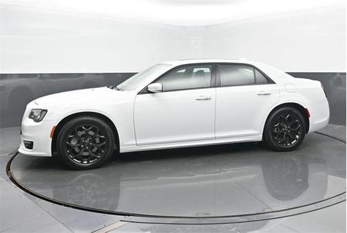 2023 Chrysler 300 Touring