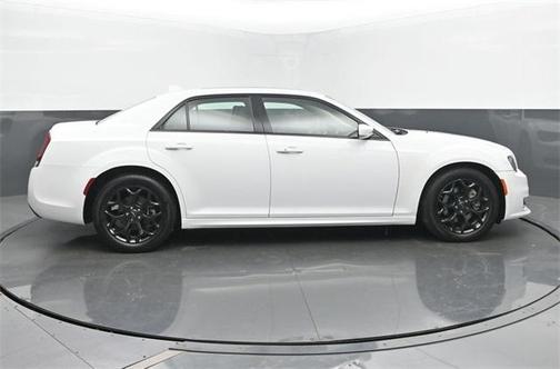 2023 Chrysler 300 Touring