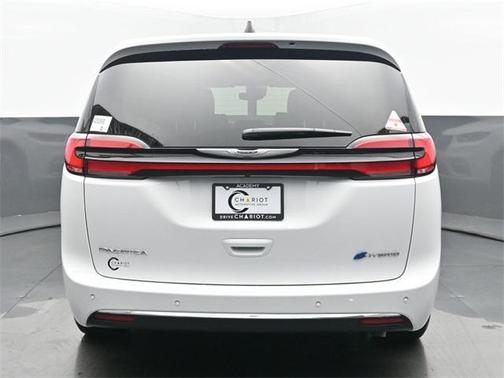 2025 Chrysler Pacifica Hybrid Select