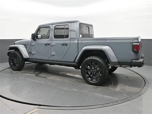 2025 Jeep Gladiator Nighthawk