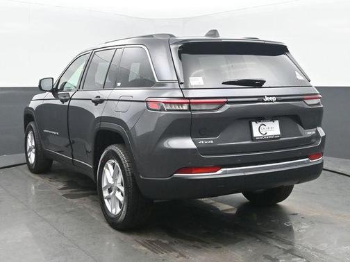 Baltic Gray Metallic Clearcoat 2026 Jeep Grand Cherokee Laredo