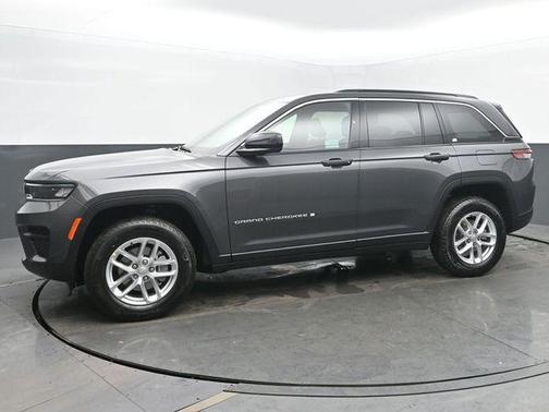 Baltic Gray Metallic Clearcoat 2026 Jeep Grand Cherokee Laredo