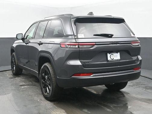 2026 Jeep Grand Cherokee Altitude