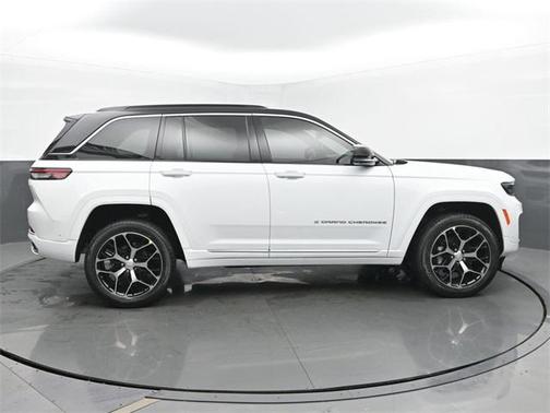 2025 Jeep Grand Cherokee Summit