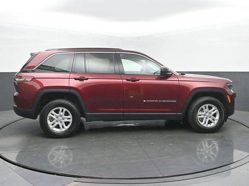 Velvet Red Pearlcoat 2024 Jeep Grand Cherokee Laredo