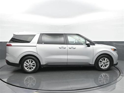 2022 Kia Carnival LXS