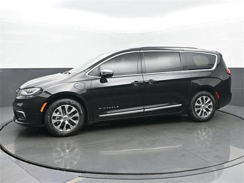 2025 Chrysler Pacifica L