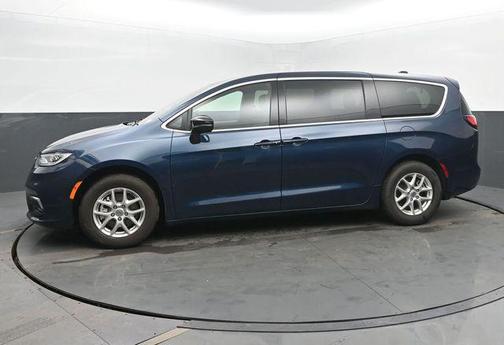 Fathom Blue Pearlcoat 2025 Chrysler Pacifica L