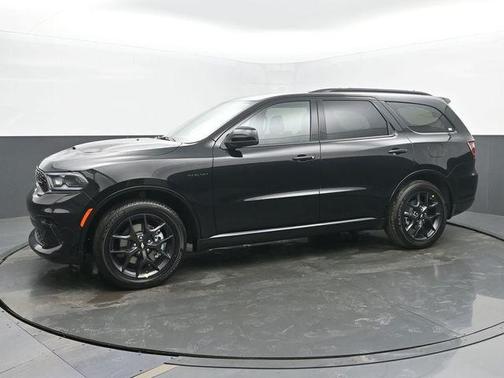 DB Black Crystal Clearcoat 2026 Dodge Durango GT HEMI V8