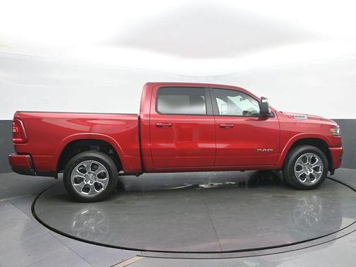 Molten Red Pearlcoat 2026 RAM 1500 Big Horn/Lone Star