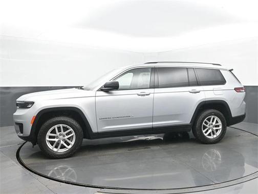 2022 Jeep Grand Cherokee L Laredo