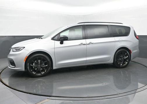 2026 Chrysler Pacifica L