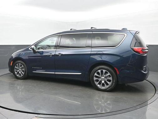 2022 Chrysler Pacifica L