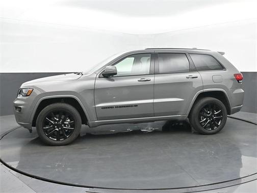 2022 Jeep Grand Cherokee Laredo