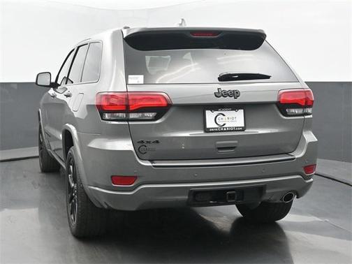 2022 Jeep Grand Cherokee Laredo