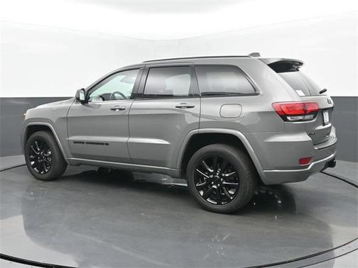 2022 Jeep Grand Cherokee Laredo