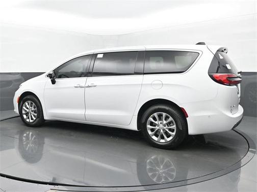 2025 Chrysler Pacifica L