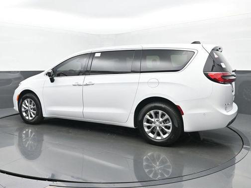 Bright White Clearcoat 2025 Chrysler Pacifica L