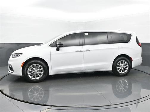 2025 Chrysler Pacifica L