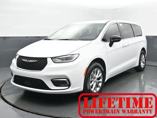 Bright White Clearcoat 2025 Chrysler Pacifica L