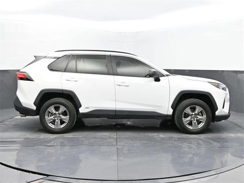 2022 Toyota RAV4 Hybrid LE