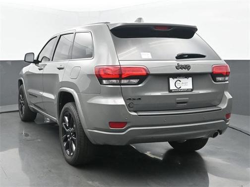 2022 Jeep Grand Cherokee Laredo
