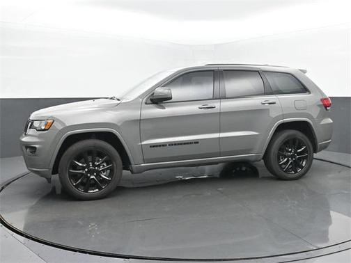2022 Jeep Grand Cherokee Laredo