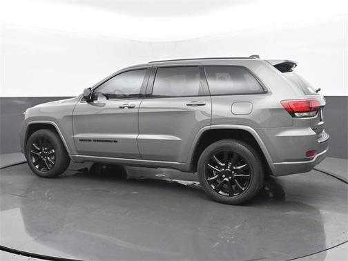 2022 Jeep Grand Cherokee Laredo