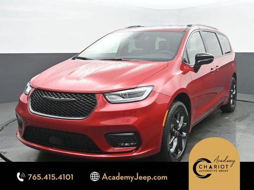 Red Hot Pearlcoat 2026 Chrysler Pacifica Limited
